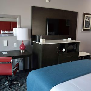Airport Inn & Suites
